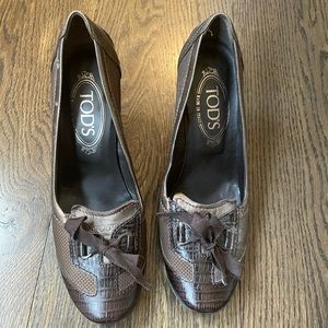 Tods brown heeled loafer